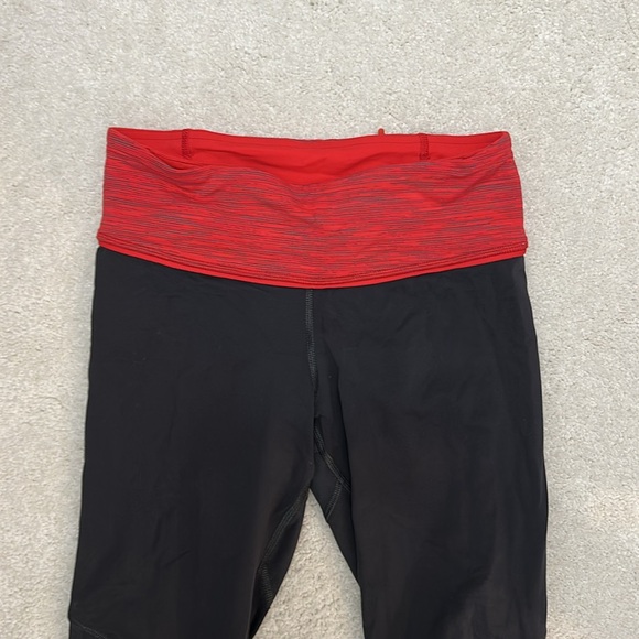 Lululemon cropped leggings size 4 - Picture 2 of 7